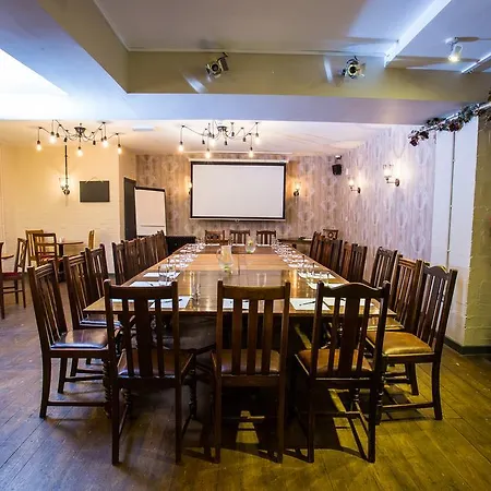 ザ デューク オブ エディンバラ ＆ バー ホテル