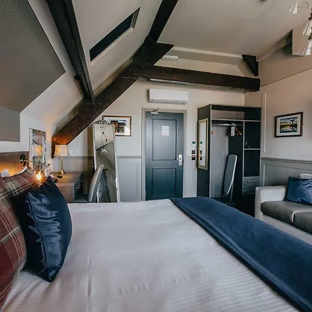 ザ デューク オブ エディンバラ ＆ バー 4* バロー・イン・ファーネス