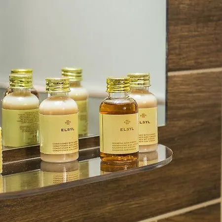 ホテル ザ デューク オブ エディンバラ ＆ バー 4*