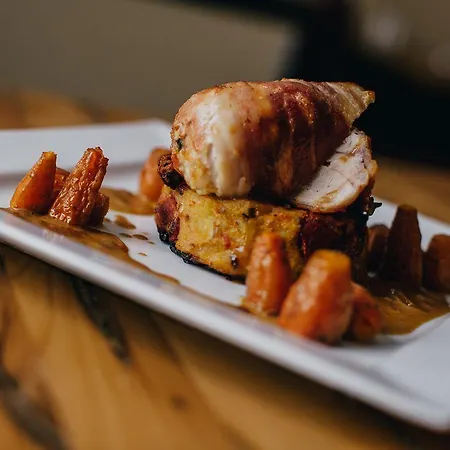 ザ デューク オブ エディンバラ ＆ バー ホテル