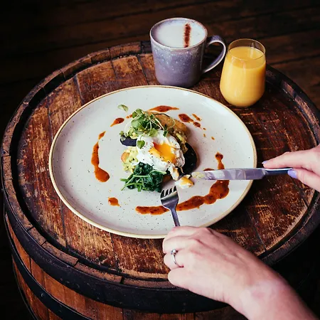 ホテル ザ デューク オブ エディンバラ ＆ バー