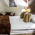 The Duke Of Edinburgh & Bar 4*