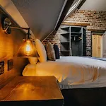 The Duke Of Edinburgh & Bar Hotel 4*