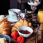 The Duke Of Edinburgh & Bar Hotel 4*