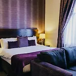 The Duke Of Edinburgh & Bar 4*