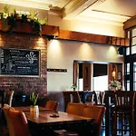 Отель The Duke Of Edinburgh & Bar