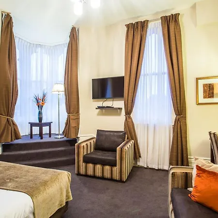 The Duke Of Edinburgh & Bar Hotel 4*