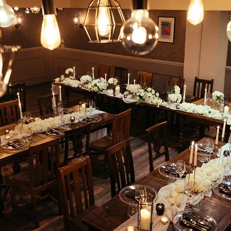 The Duke Of Edinburgh & Bar Hotel