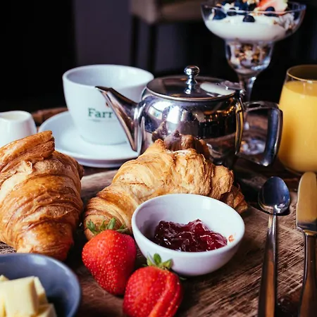 The Duke Of Edinburgh & Bar Hotel 4*
