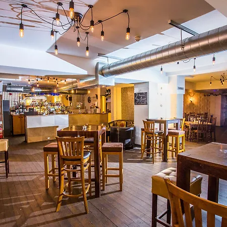 The Duke Of Edinburgh & Bar 4*