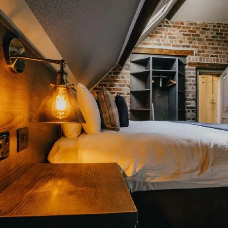 The Duke Of Edinburgh & Bar Hotel 4*