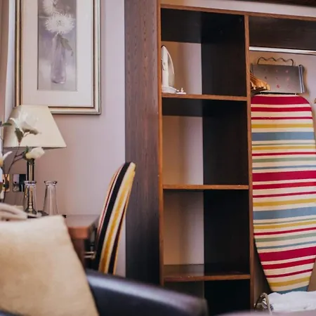 The Duke Of Edinburgh & Bar Hotel