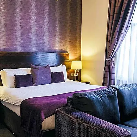 The Duke Of Edinburgh & Bar Hotel