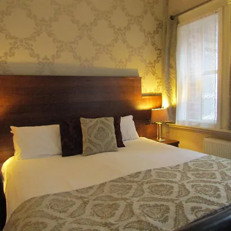 The Duke Of Edinburgh & Bar Hotel 4*