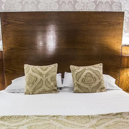 The Duke Of Edinburgh & Bar Hotel