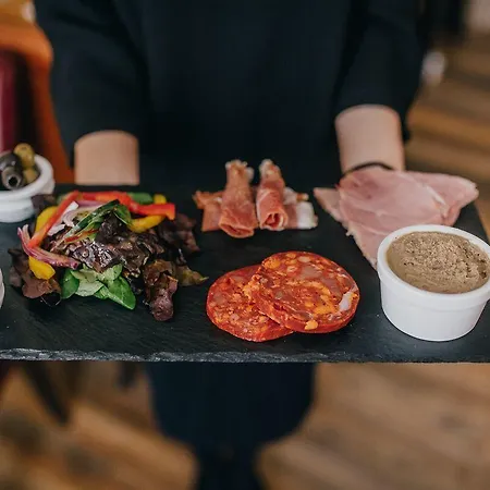 The Duke Of Edinburgh & Bar מלון בארו אין פרנס