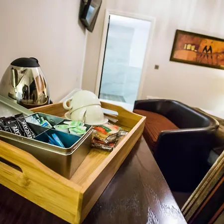 The Duke Of Edinburgh & Bar בארו אין פרנס